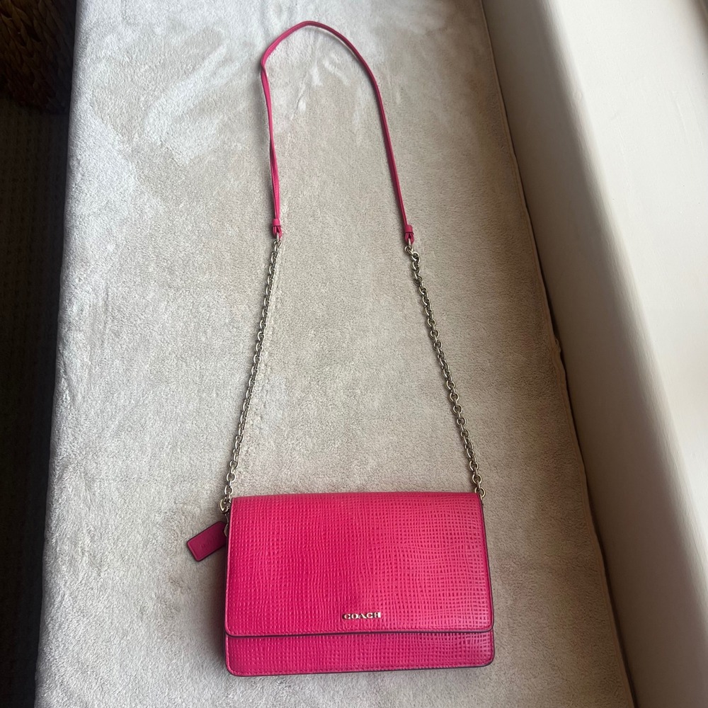 Coach Madison Pink Ruby Perforated Leather Crossbody Bag Gold‎ Chain Strap - Picture 14 of 14